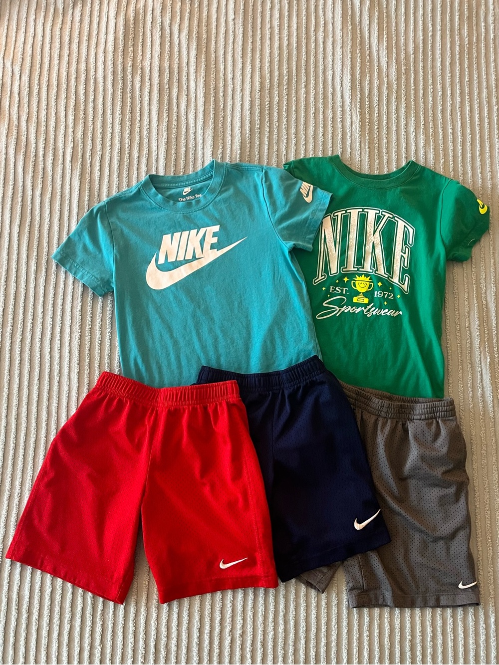 Nike Kids T-Shirts & Shorts Bundle - Large - see description for minor wear info